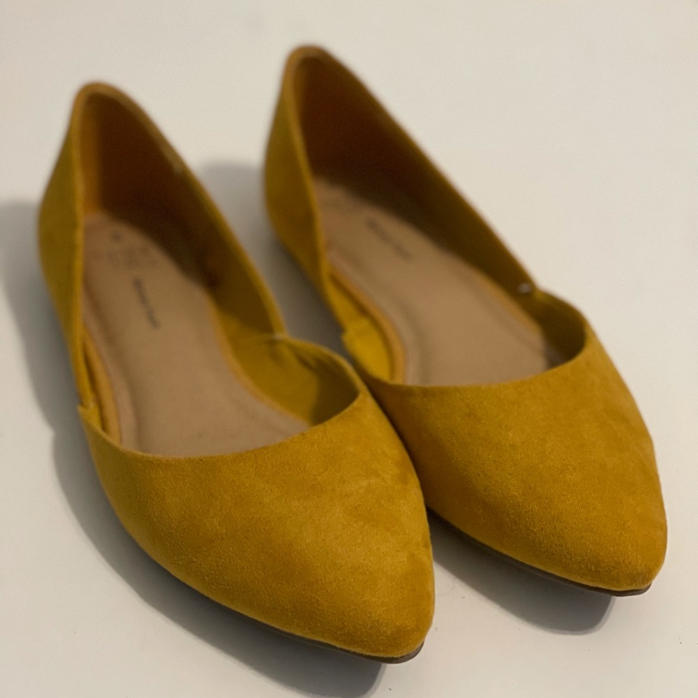 Time and Tru ballet flats. Size 8